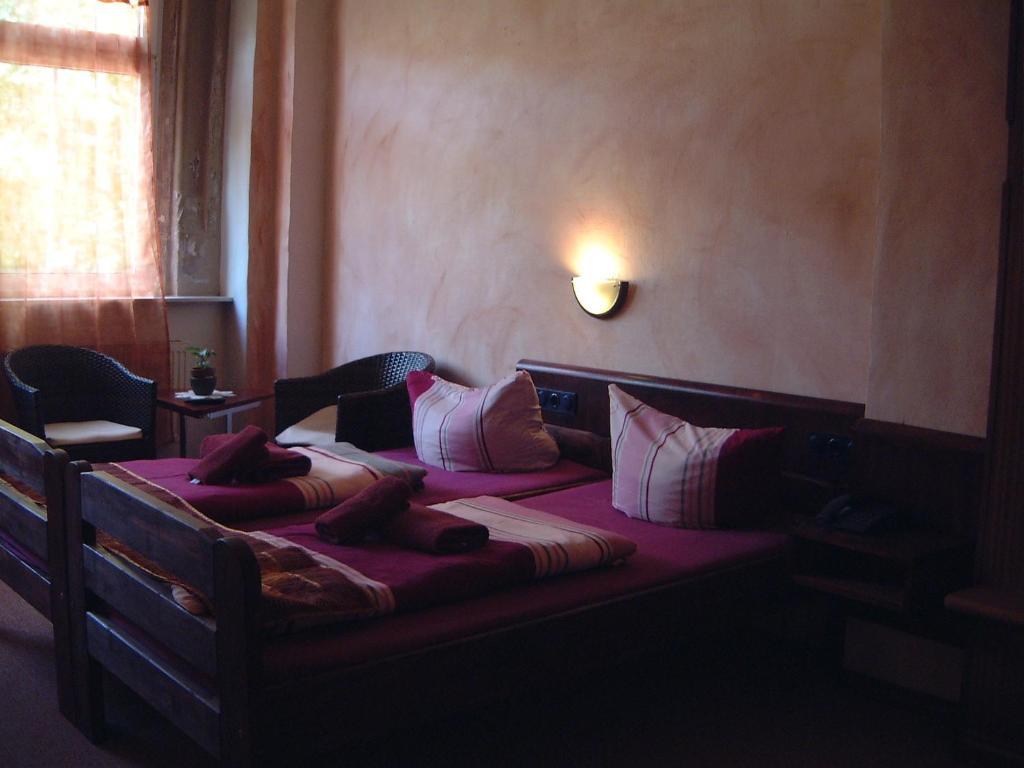 Hotel Restaurant Toscana Naumburg Room photo